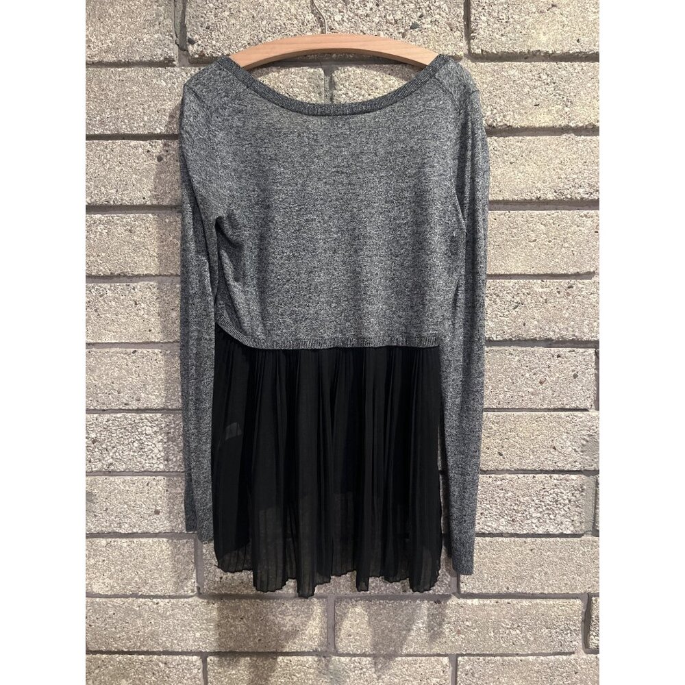 Express Gray Knit Top With Black Sheer Pleated Hemline Long Sleeves Womens M - Picture 5 of 6